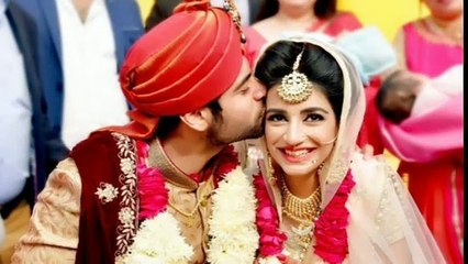 Dolhe ne Dolhan ko sare aam kis kard iya