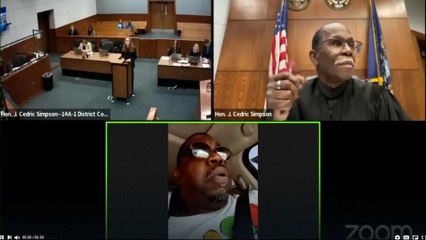 Un hombre con licencia de conducir suspendida entra a juicio manejando