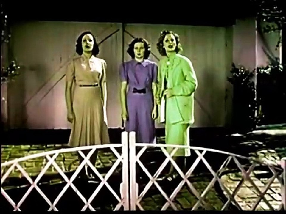 1940s movie theatre ad for Singer sewing machine - daddy refuses to buy clothes for grown daughters