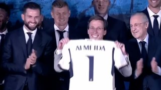 Nacho perdona a Almeida: no le exige ponerse una camiseta del Real Madrid