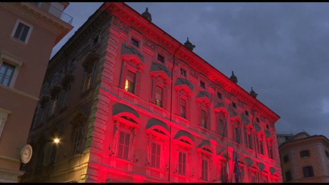 Giornata della Sclerosi multipla, il Senato si illuminata di rosso
