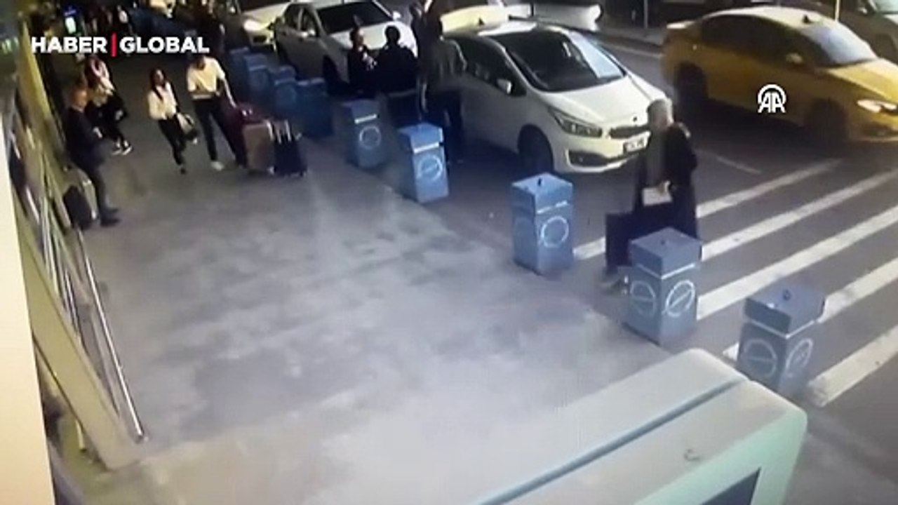 Eski HDP'li Ağrı Diyadin Belediye Başkanı Betül Yaşar yurt dışına kaçmak isterken yakalandı