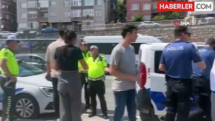 Kocaeli'de Alper Gezeravcı'nın içinde bulunduğu otomobil kaza yaptı