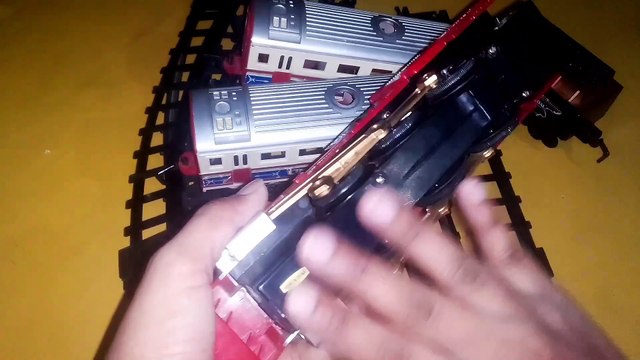 Check the old train toy whether it's work or not??