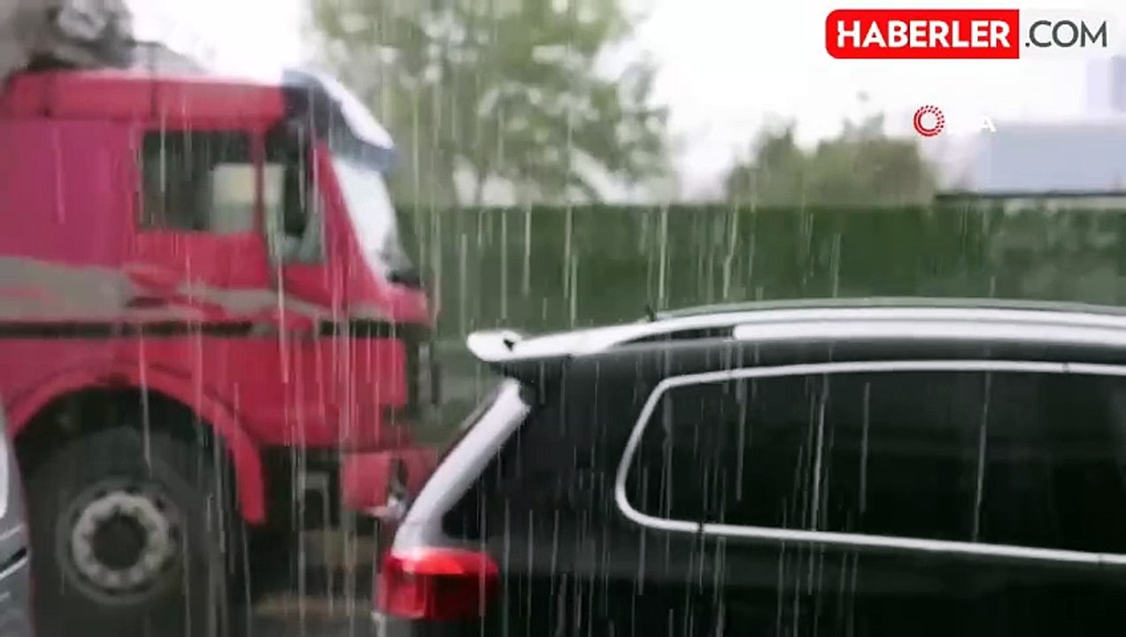 Konya'da aniden bastıran yağmur ve dolu etkili oldu