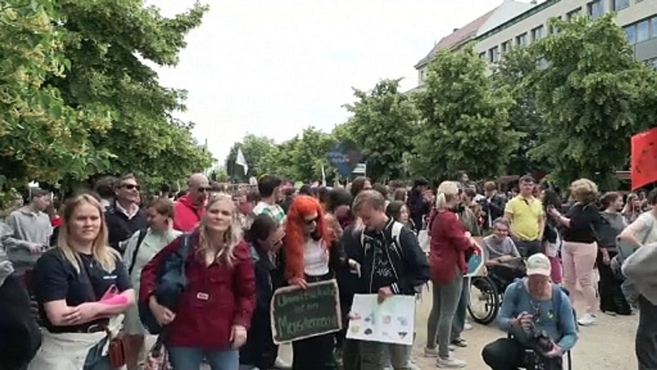 Klimastreik in Berlin vor Europawahl: "Wichtigste Wahl seit Jahren"