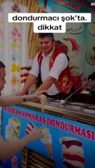 Turist illüzyonist çıktı, Maraş dondurmacısı böyle şaşkına döndü..
