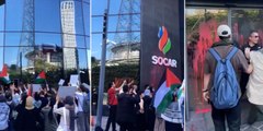 Filistin için Bin Genç grubu Socar'ın binasını bastı