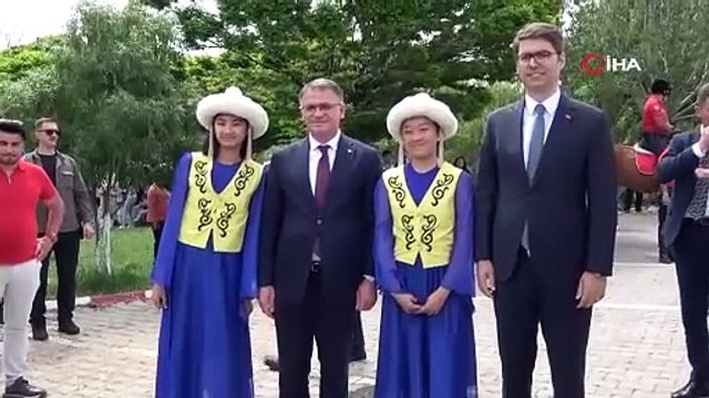 Van’da 11. Uluslararası İnci Kefali Göçü Kültür ve Sanat Festivali başladı