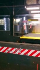 In & out of Pelham Pkwy (Esplanade) on the 5