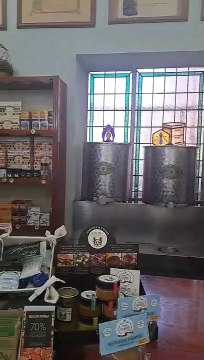 Visitamos La Moderna Apicultura, el templo de la miel en Madrid