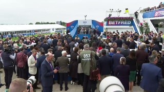 King and Queen's horse disappoints at Epsom races