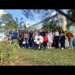 Estudiantes de UNAH celebran el cumpleaños a hijo de su compañera