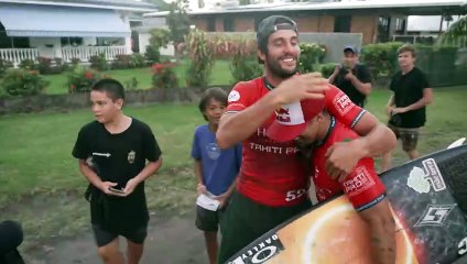 Ítalo Ferreira é campeão em Teahupoo