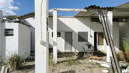A CASA BRANCA ABANDONADA NO FUNDO DO MOTEL, TIVE QUE PULAR A JANELA E QUASE ME DEI MAL
