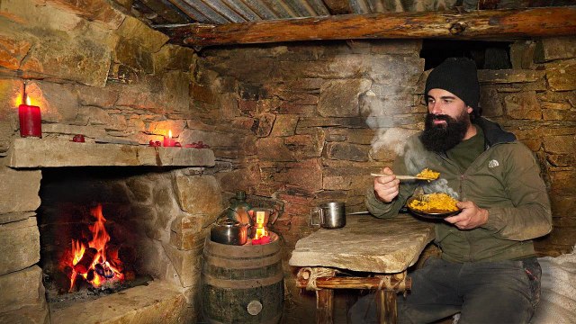 Solo Overnight in survival Bunker - Crafting stone table,wood fork & haunted swamps exploration