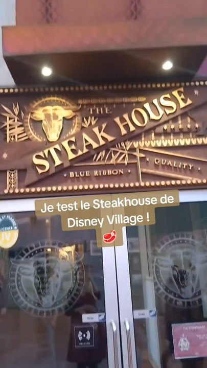 J'ai testé le Steakhouse de Disney Village!  Quel autre restaurant de Disneyland où Disney Village voudrais tu que j'essaie ?? 