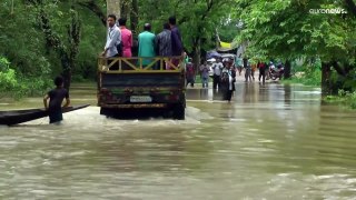 شاهد: فيضانات مفاجئة تجتاح شمال شرق بنغلاديش وتشرد مئات الآلاف