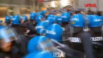Milano, tensioni manifestanti-polizia in piazza Duomo: «Fuori la Lega da Milano»