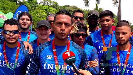 22 equipos participaron en el octavo Festival de Botes de Dragón