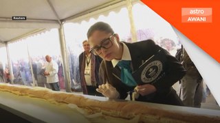 Pembuat roti Perancis pecahkan rekod dunia baguette terpanjang