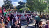 Roma, scontri tra studenti e polizia con petardi e lacrimogeni