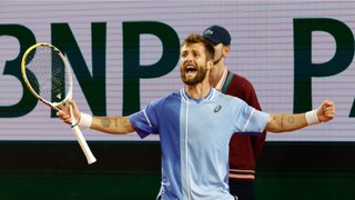 GALA VIDEO - Corentin Moutet enflamme Roland-Garros : qui est ce Français au caractère volcanique, exclu de la Fédération ?