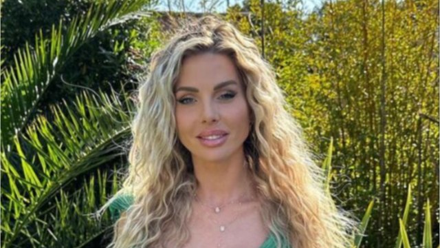 VOICI : Il s'est passé quelque chose : en pleurs, Jessica Thivenin annonce rentrer en urgence en France pour son père