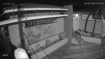 Roubo de carro avaliado em R$ 100 mil acaba em perseguição