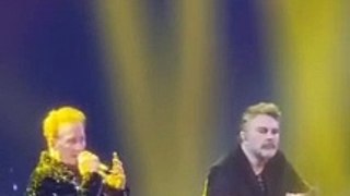 Fans aclaman votar por Xóchitl Gálvez en concierto de Emmanuel y Mijares