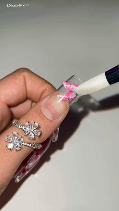 unique nail arts for girls(MP4)
