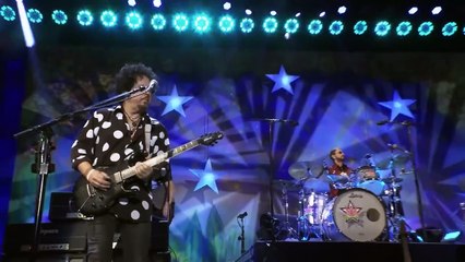 Africa-Rosanna-Hold The Line Medley (Live) - Ringo Starr Feat. Steve Lukather