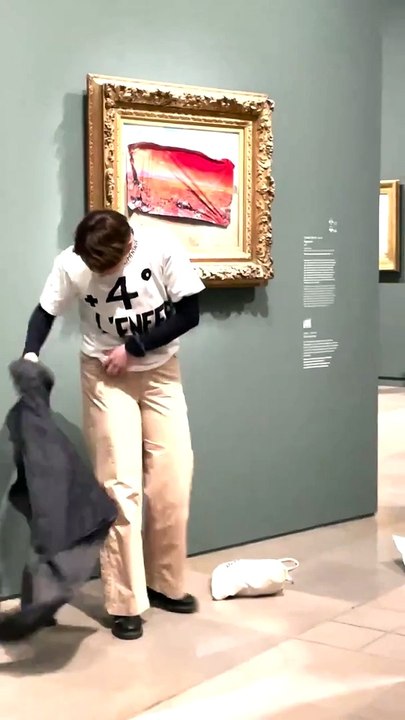 Colère : Regardez cette militante écologiste de "Riposte Alimentaire" placée en garde à vue après une action contre le tableau "Les Coquelicots" de Claude Monet au musée d’Orsay,