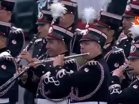 Mattarella depone la corona all'Altare della Patria in occasione delle celebrazioni della Festa della Repubblica