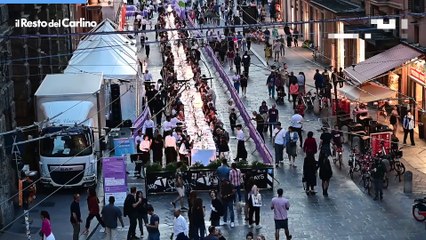 La cena dei 'mille' e le Torri illuminate per Bimbo Tu, il video