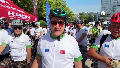 Bisiklet tutkunları çevre farkındalığı için pedal çevirdi