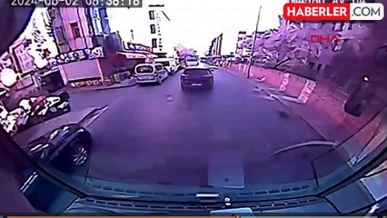 Küçükçekmece'de 3 Katlı Bina Çöktü: 1 Ölü, 8 Yaralı