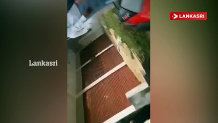 தந்தையின் கண்முன்னே மகளை குடும்பத்துடன் வந்து கடத்தி செல்லும் காணொளி!!!