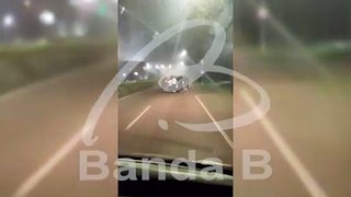 Jovens são flagrados 'surfando' na Manoel Ribas na rabeira de caminhonete; vídeo