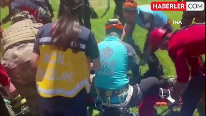 Aladağlar'da yaralanan dağcı helikopterle kurtarıldı