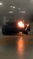 高速狂飙突发火灾 🚗🔥