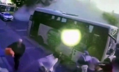 Tragédia em Istambul: Prédio desaba e atinge pedestres