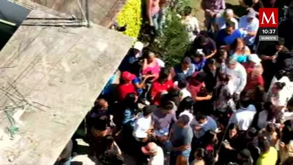 Santiago Taboada acude a su casilla para votar