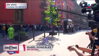 López Obrador restrenó la puerta de Palacio Nacional que dañaron normalistas