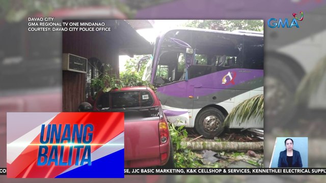 Bus, bumangga sa nakaparadang sasakyan at bahay | Unang Balita