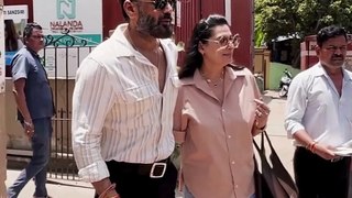 Sunil Shetty Spotted at Bandra with Wife