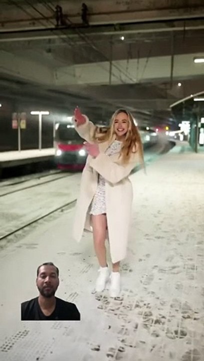 Insta #shorts #dancing #trending #ytshorts #music #viral #dance #shortsfeed #medkova #model