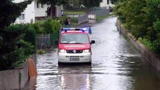 Damm in Bayern gebrochen - Hochwasserlage im Süden weiter angespannt