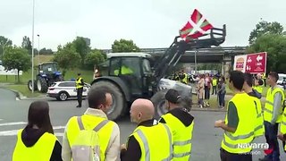 Así está la frontera con Francia con los tractores