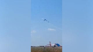 Gösteri uçuşu yapan 2 uçak çarpıştı